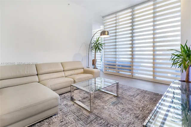 $5,000 | 21205 Yacht Club Drive, Unit 304, Aventura, FL 33180