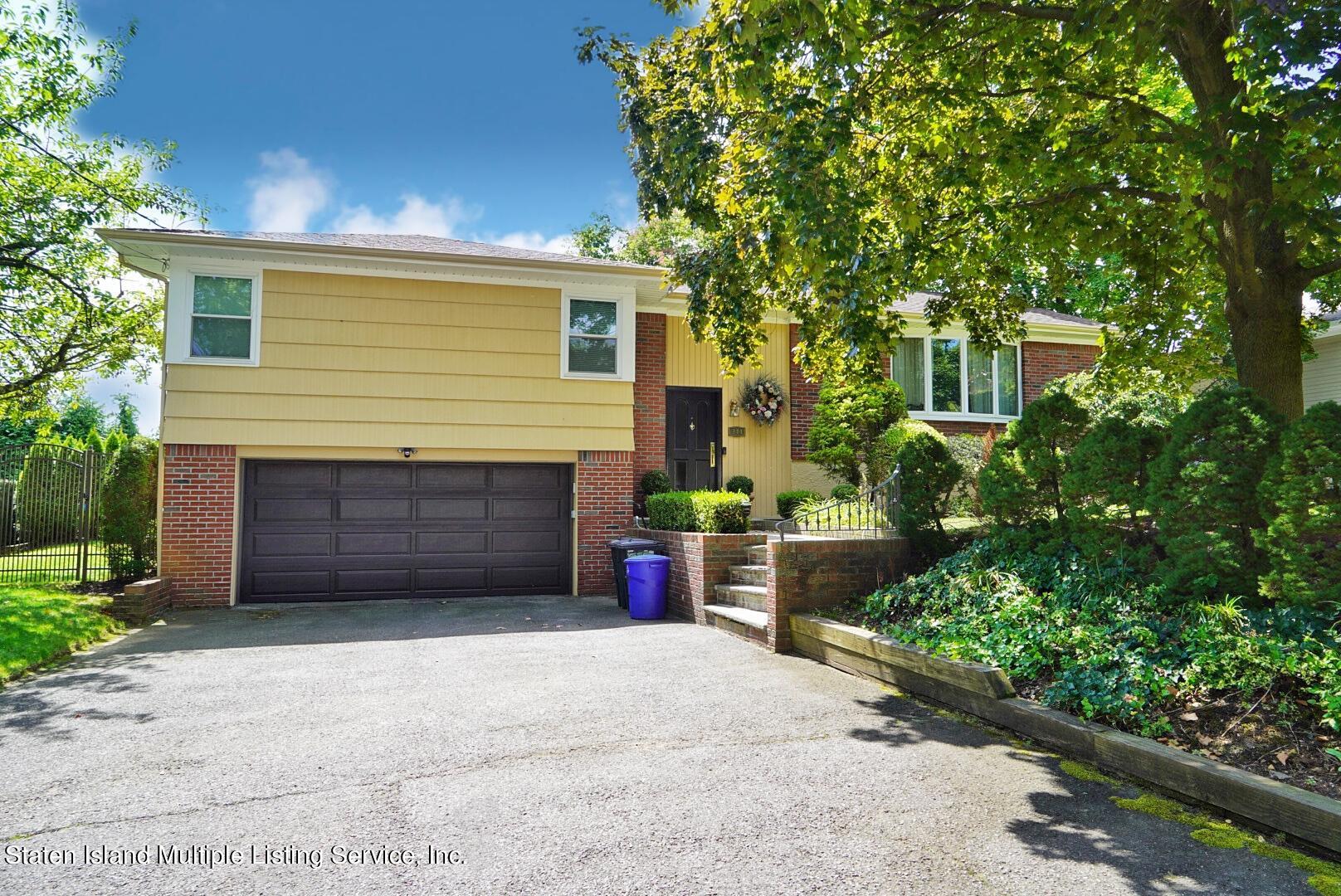 244 4 Corners Road Staten Island, NY 10304 - Photo 3 of 37 Photo Aug 24, 10 11 57 PM