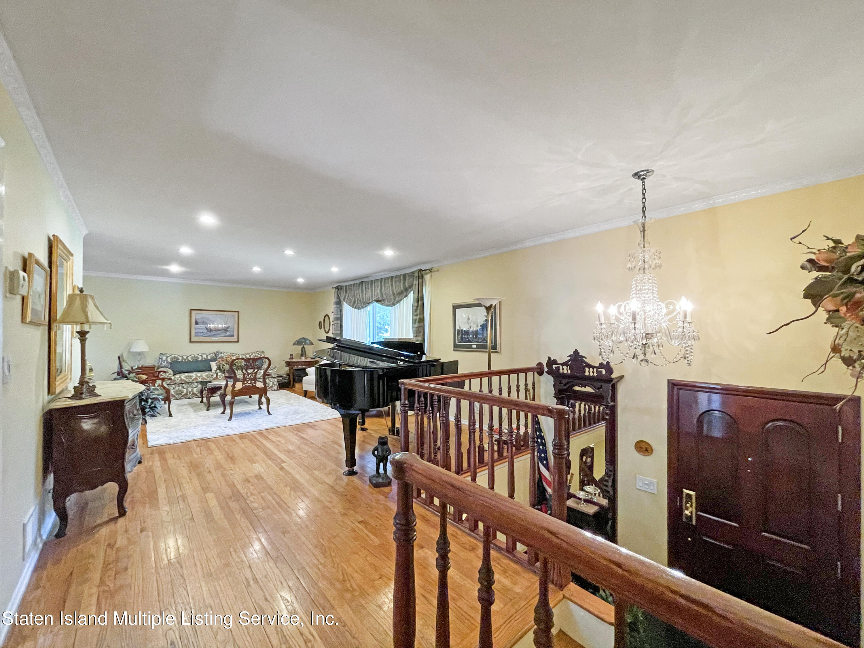 244 4 Corners Road Staten Island, NY 10304 - Photo 4 of 37 Photo Aug 24, 9 56 03 PM