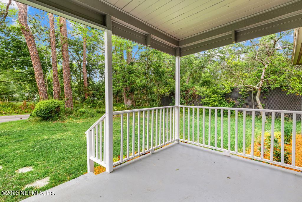 1023 Seba Street Jacksonville, FL 32205 - Photo 6 of 27 a view of a balcony with lake view
