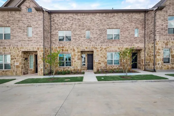 $2,950 | 4413 Benton Lane, Carrollton, TX 75010