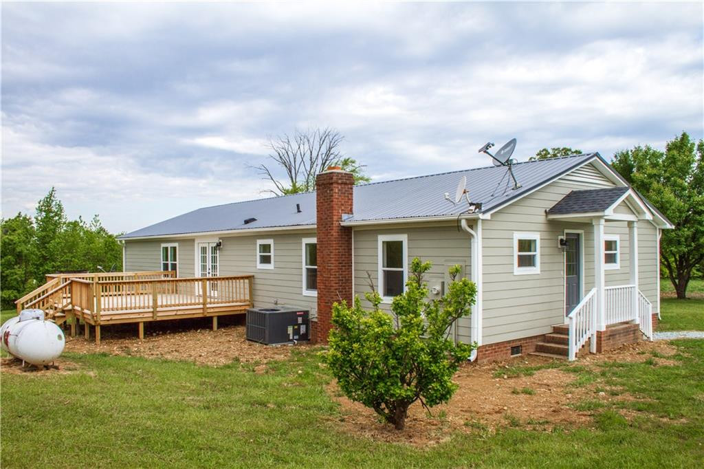 8575 Dirgie Mine Road Roxboro, NC 27574 - Photo 4 of 28 Gallery Image 4