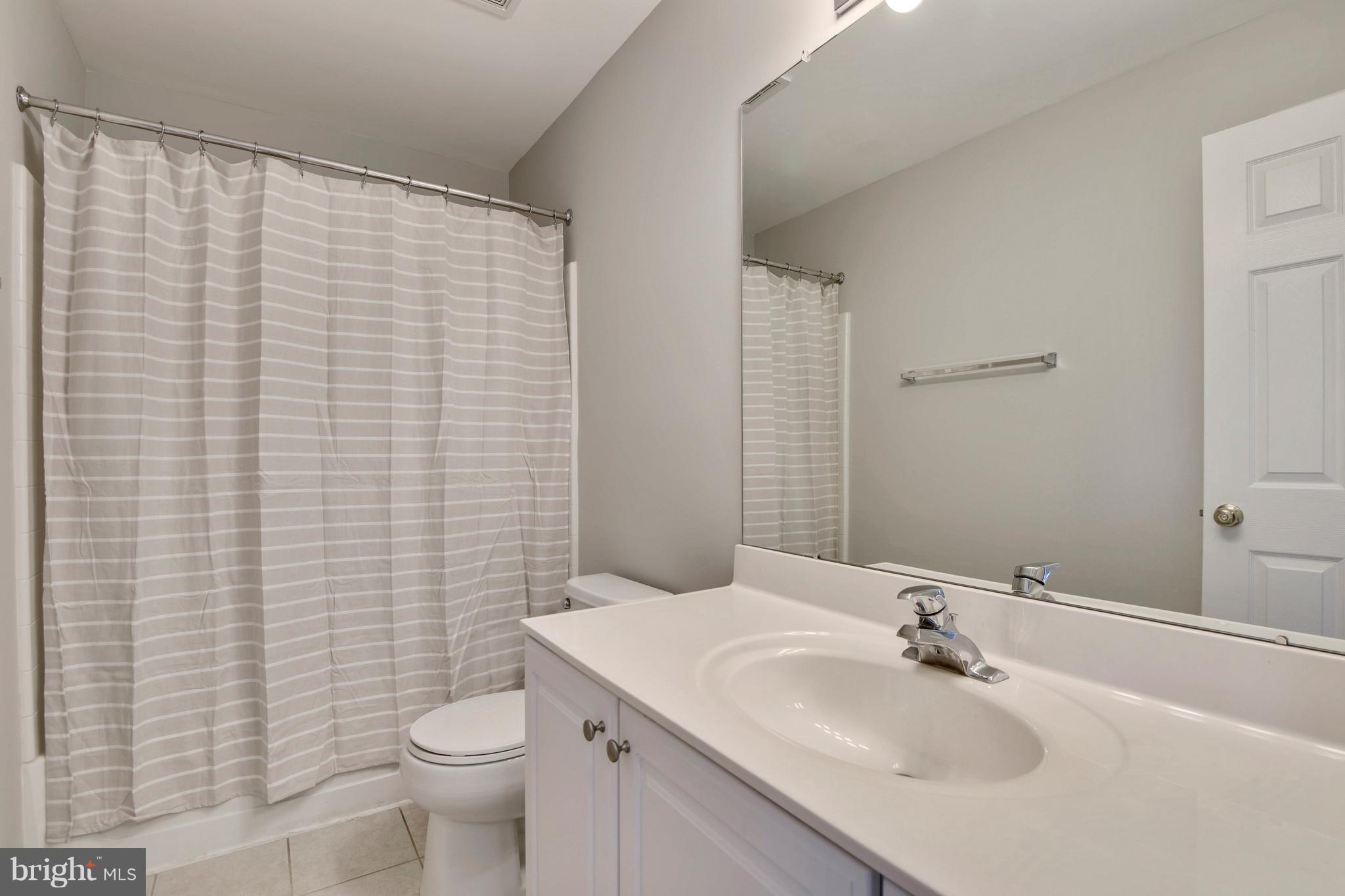 710 Howards Loop Annapolis, MD 21401 - Photo 15 of 28 Bath