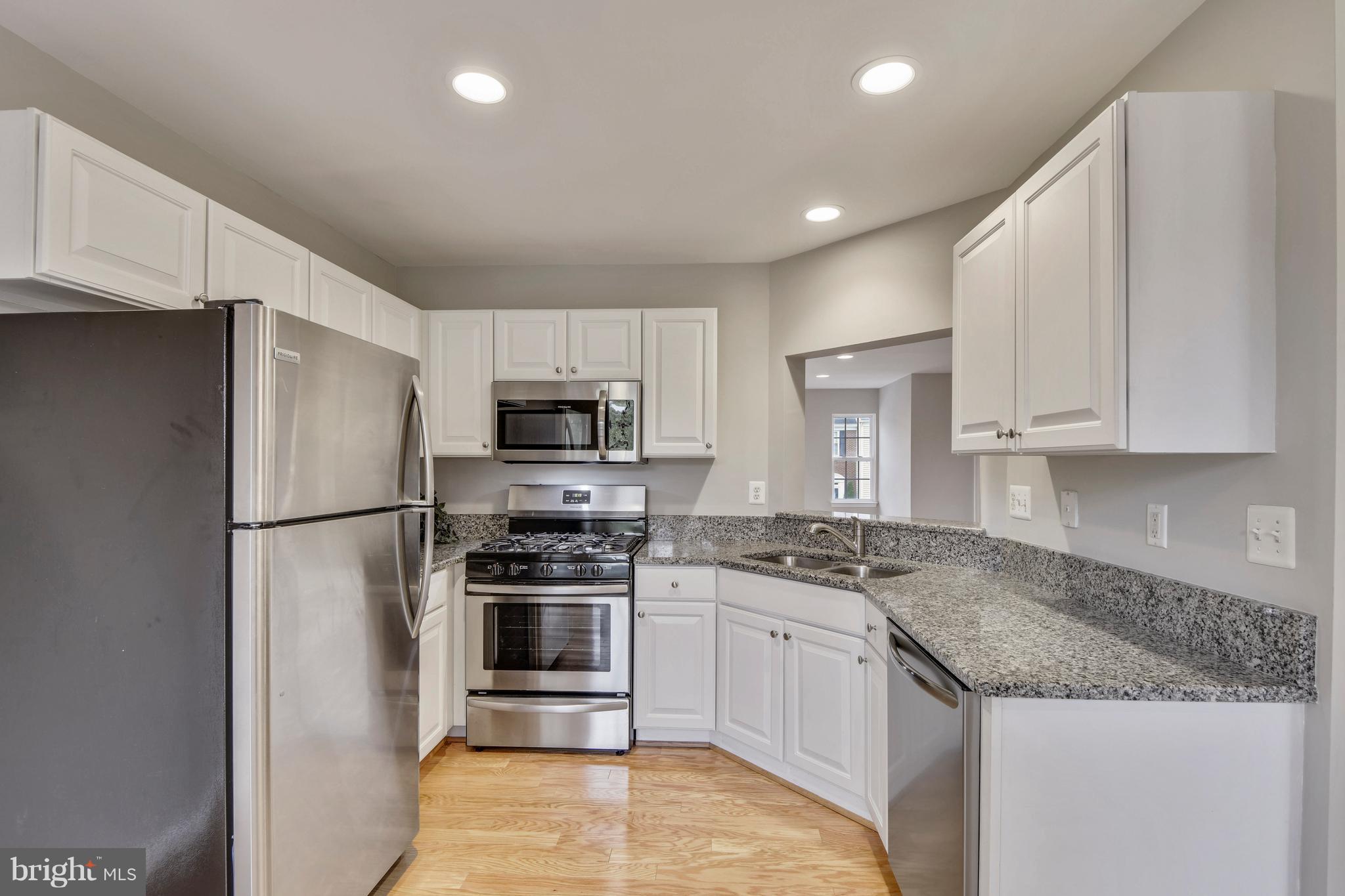 710 Howards Loop Annapolis, MD 21401 - Photo 7 of 28 Kitchen