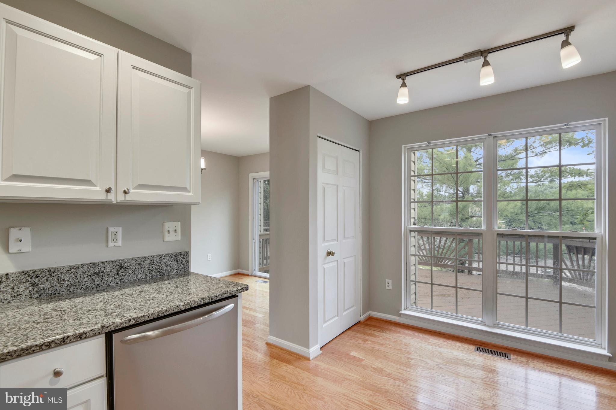 710 Howards Loop Annapolis, MD 21401 - Photo 8 of 28 Kitchen