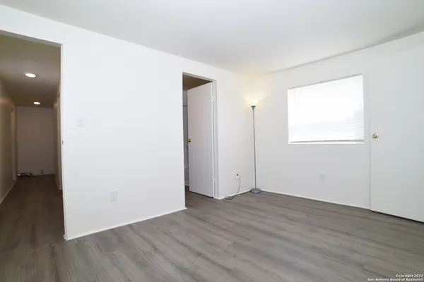 $1,200 | 215 Greenlawn Avenue, Unit A, Pleasanton, TX 78064