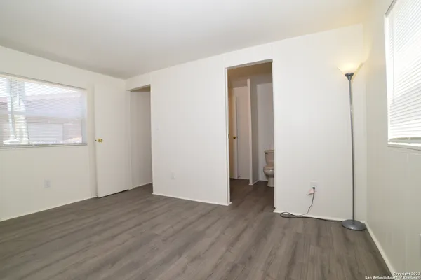 $1,200 | 215 Greenlawn Avenue, Unit A, Pleasanton, TX 78064