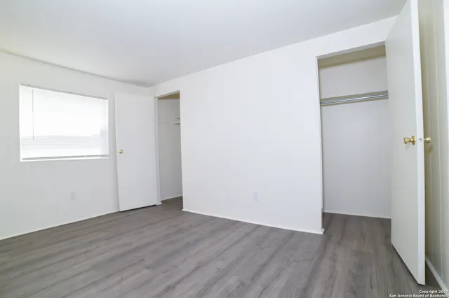 $1,300 | 215 Greenlawn Avenue, Unit A, Pleasanton, TX 78064