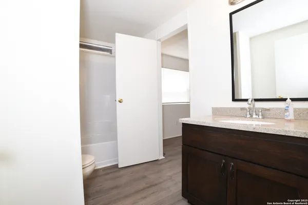 $1,200 | 215 Greenlawn Avenue, Unit A, Pleasanton, TX 78064