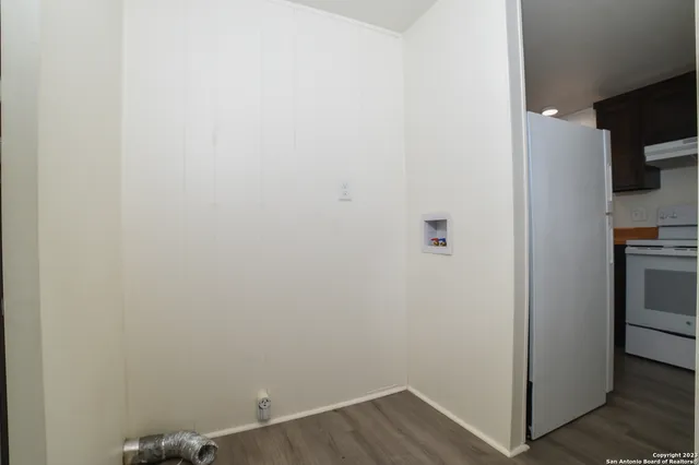 $1,300 | 215 Greenlawn Avenue, Unit A, Pleasanton, TX 78064