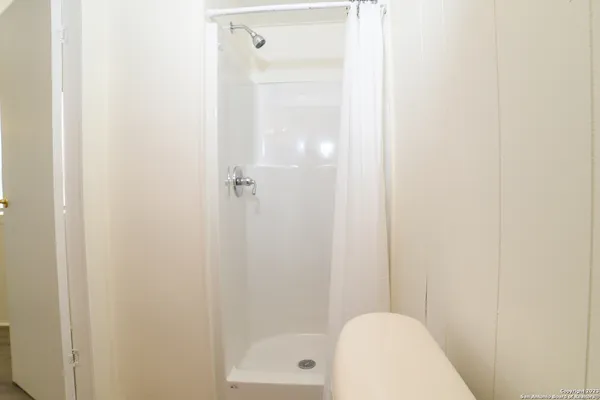 $1,200 | 215 Greenlawn Avenue, Unit A, Pleasanton, TX 78064