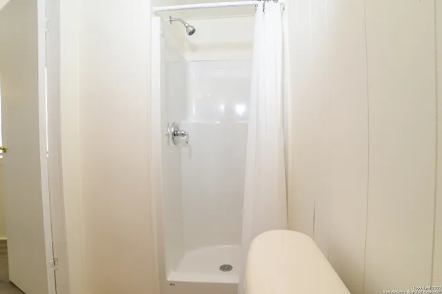 $1,300 | 215 Greenlawn Avenue, Unit A, Pleasanton, TX 78064