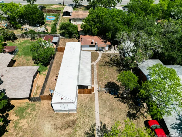 $1,200 | 215 Greenlawn Avenue, Unit A, Pleasanton, TX 78064