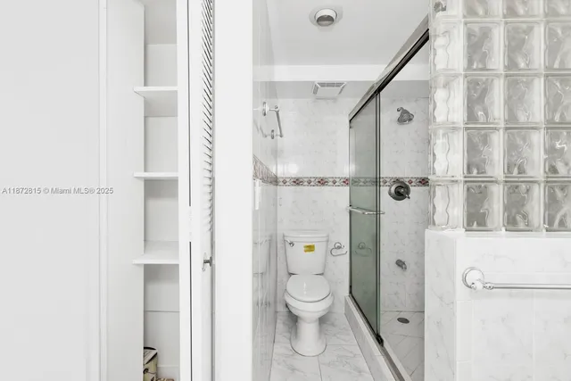 $215,000 | 2025 Northeast 164th Street, Unit 510, North Miami Beach, FL 33162