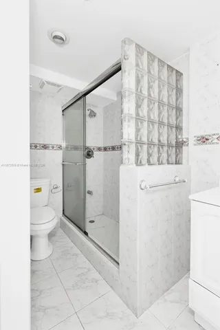 $215,000 | 2025 Northeast 164th Street, Unit 510, North Miami Beach, FL 33162