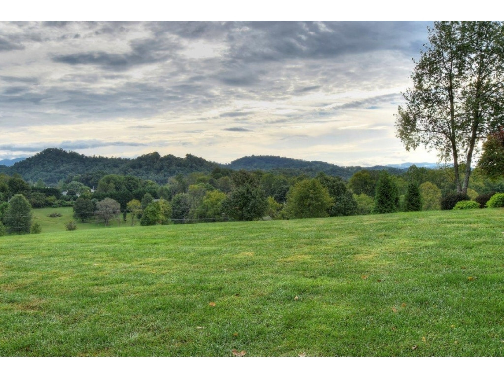 145 Edgefield Road Piney Flats, TN 37686 - Photo 33 of 36 Photo 33