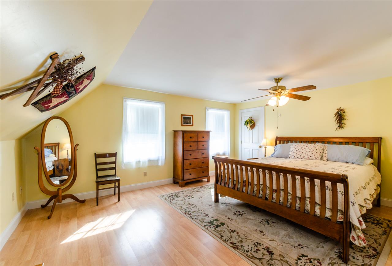 540 Mammoth Road Londonderry, NH 03053 - Photo 18 of 37