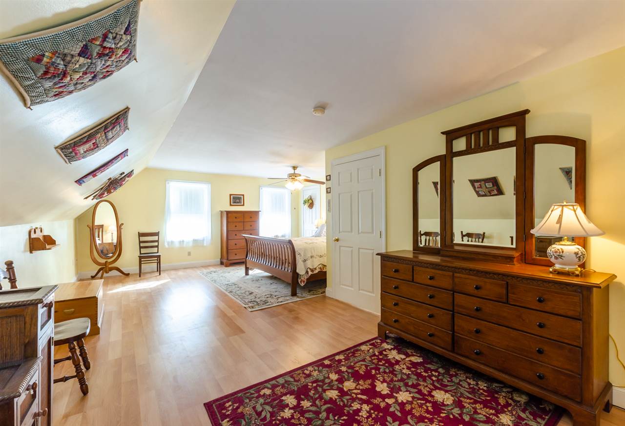 540 Mammoth Road Londonderry, NH 03053 - Photo 20 of 37
