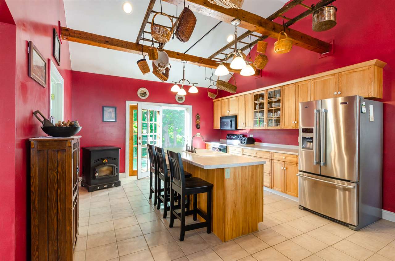 540 Mammoth Road Londonderry, NH 03053 - Photo 3 of 37