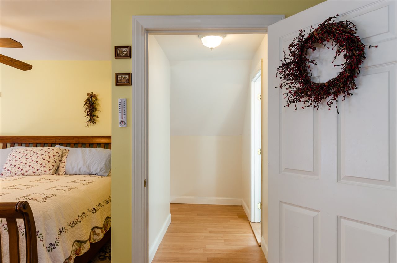 540 Mammoth Road Londonderry, NH 03053 - Photo 21 of 37