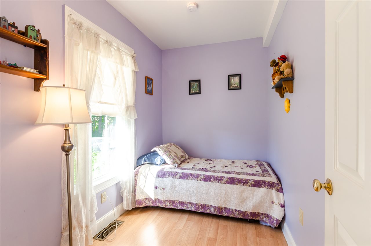 540 Mammoth Road Londonderry, NH 03053 - Photo 23 of 37