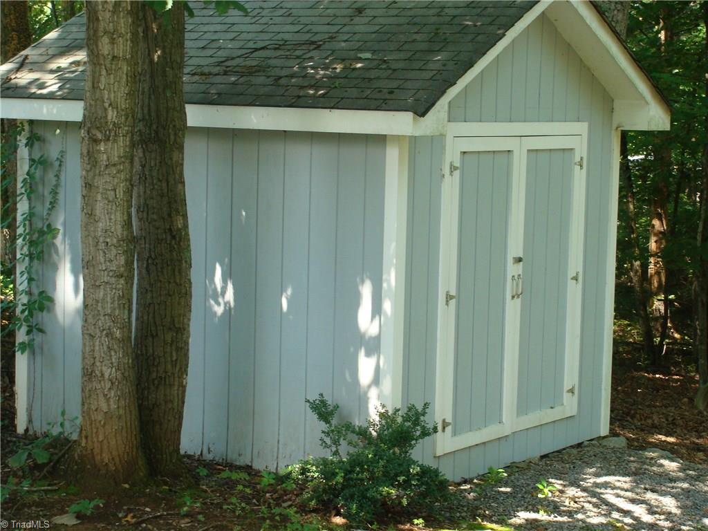 3057 King Billings Road Traphill, NC 28685 - Photo 4 of 30 Gallery Image 4