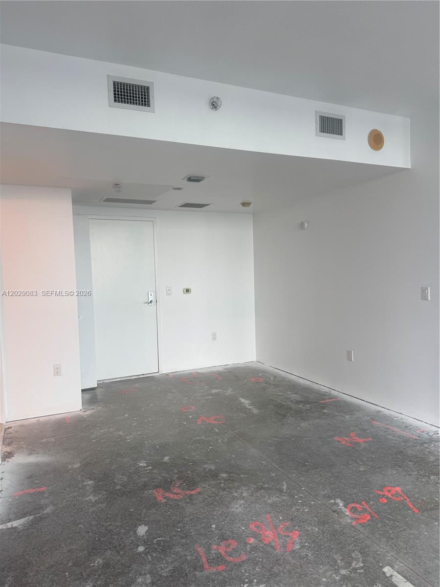 185 Southwest 7th Street, Unit 3900 Miami, FL 33130 - Photo 12 of 14