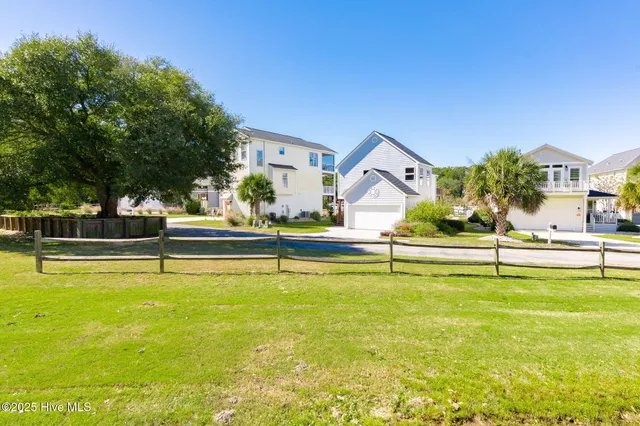 $1,250,000 | 107 Bogue Pines Circle, Pine Knoll Shores, NC 28512