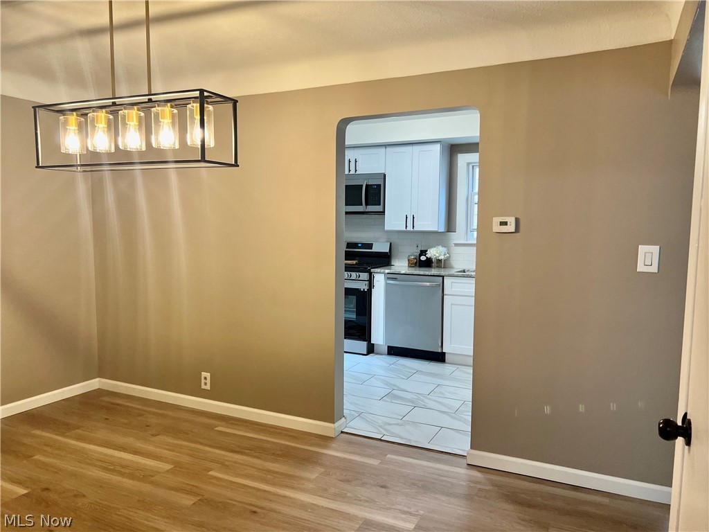4119 Lowden Road Cleveland, OH 44121 - Photo 6 of 29