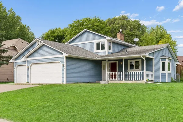 $400,000 | 2722 Innsbruck Drive, St. Paul, MN 55112