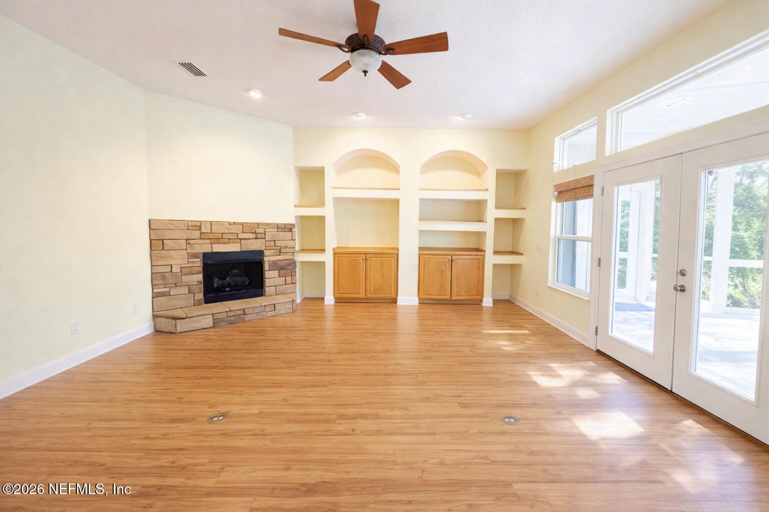 2546 Crooked Creek Point Road Middleburg, FL 32068 - Photo 4 of 31 LIVING ROOM
