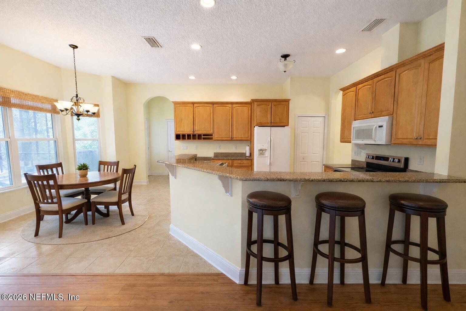 2546 Crooked Creek Point Road Middleburg, FL 32068 - Photo 7 of 31 KITCHEN W/ EAT IN AREA