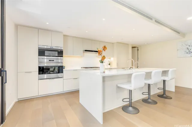 $2,688,000 | 1388 Ala Moana Boulevard, Unit 1406, Honolulu, HI 96814