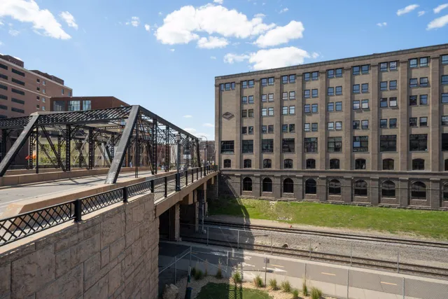 $3,195 | 404 North Washington Avenue, Unit 204, Minneapolis, MN 55401