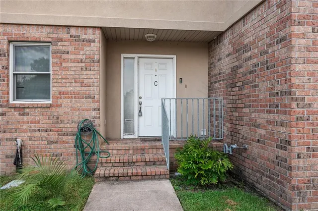 $1,500 | 62 Brandon Hall Drive, Unit C, Destrehan, LA 70047
