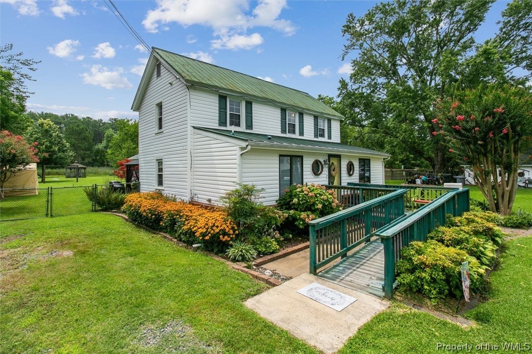 714 Beach Road Hampton, VA 23664 - Photo 3 of 36 Gallery Image 3