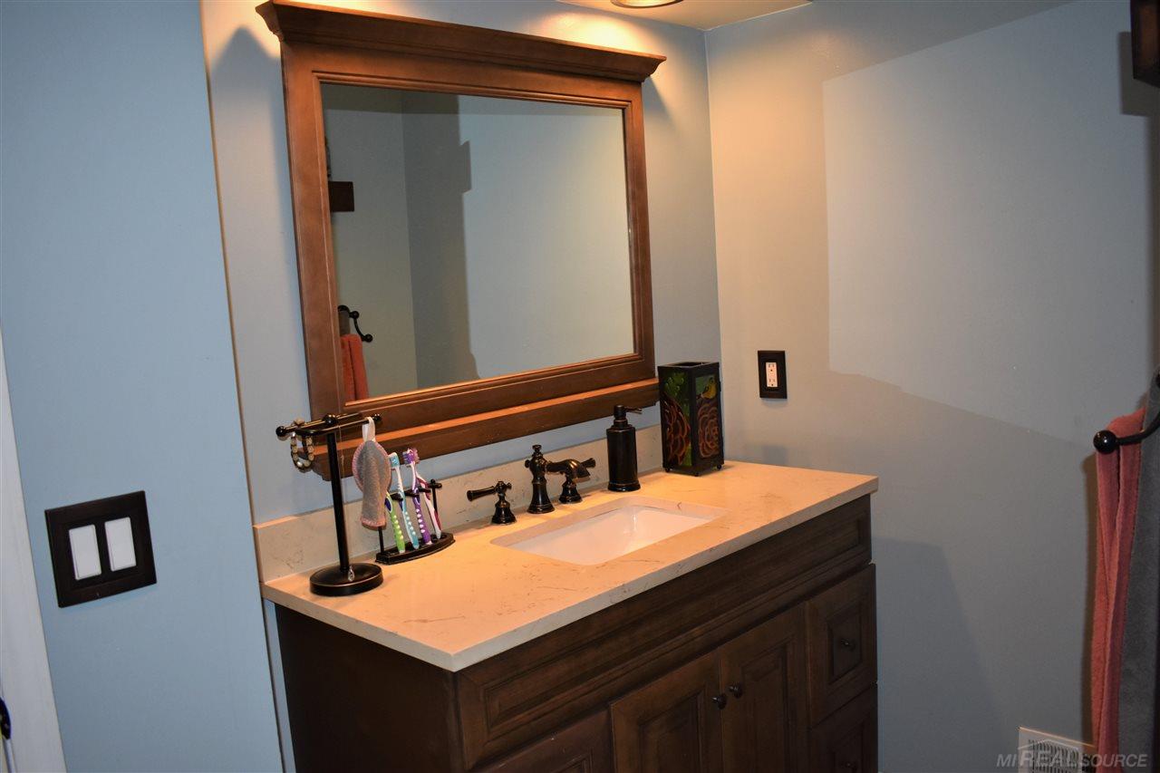 3924 Gregory Road Lake Orion, MI 48359 - Photo 23 of 45