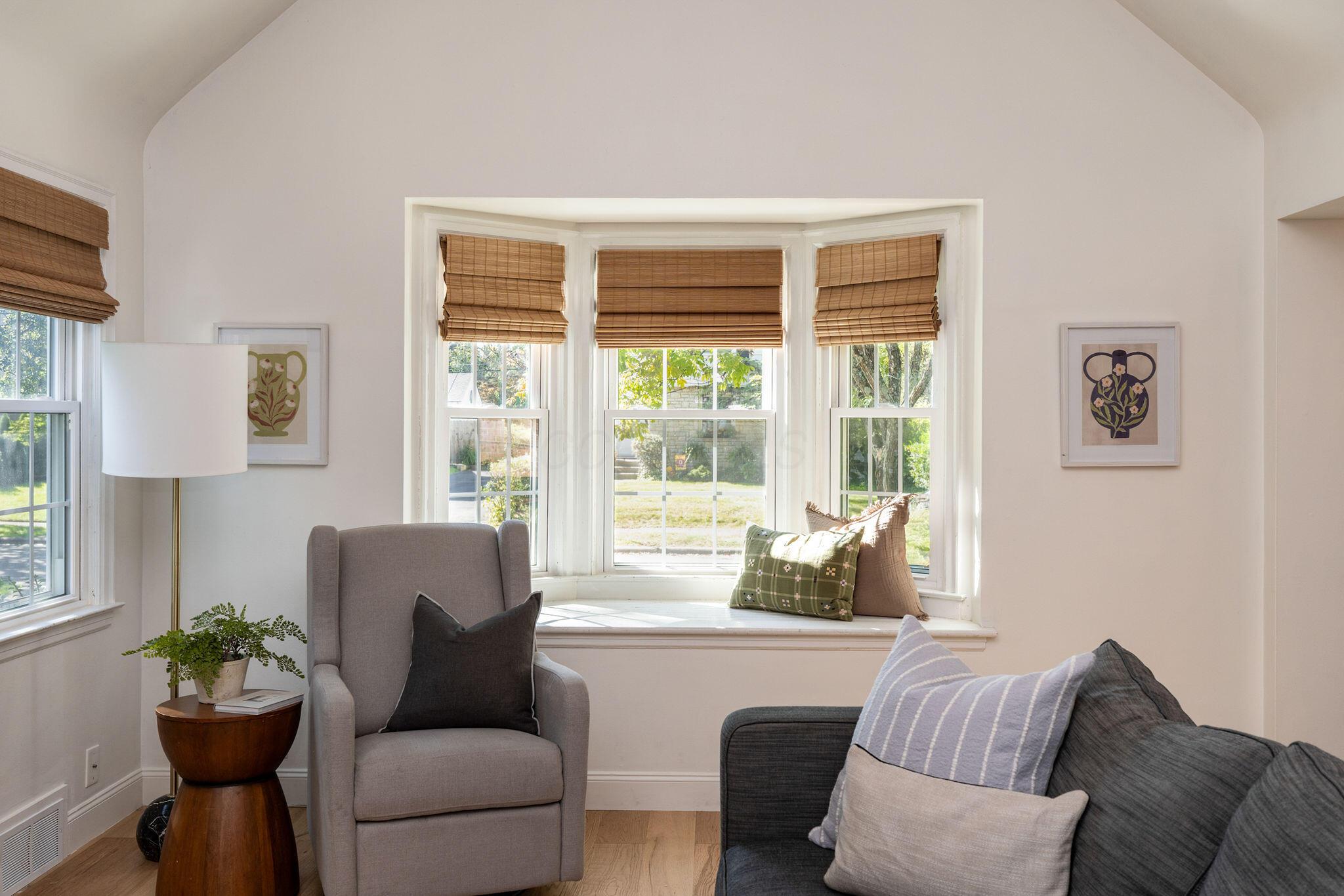 884 Vernon Road Columbus, OH 43209 - Photo 7 of 47 Window Seat