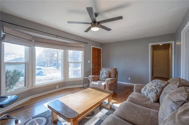 $200,000 | 6104 East 136th Street, Grandview, MO 64030