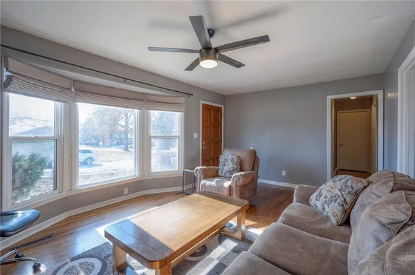 $189,000 | 6104 East 136th Street, Grandview, MO 64030
