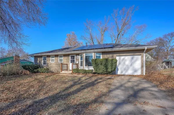 $189,000 | 6104 East 136th Street, Grandview, MO 64030