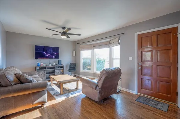 $189,000 | 6104 East 136th Street, Grandview, MO 64030