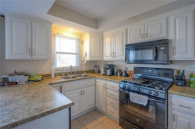 $200,000 | 6104 East 136th Street, Grandview, MO 64030