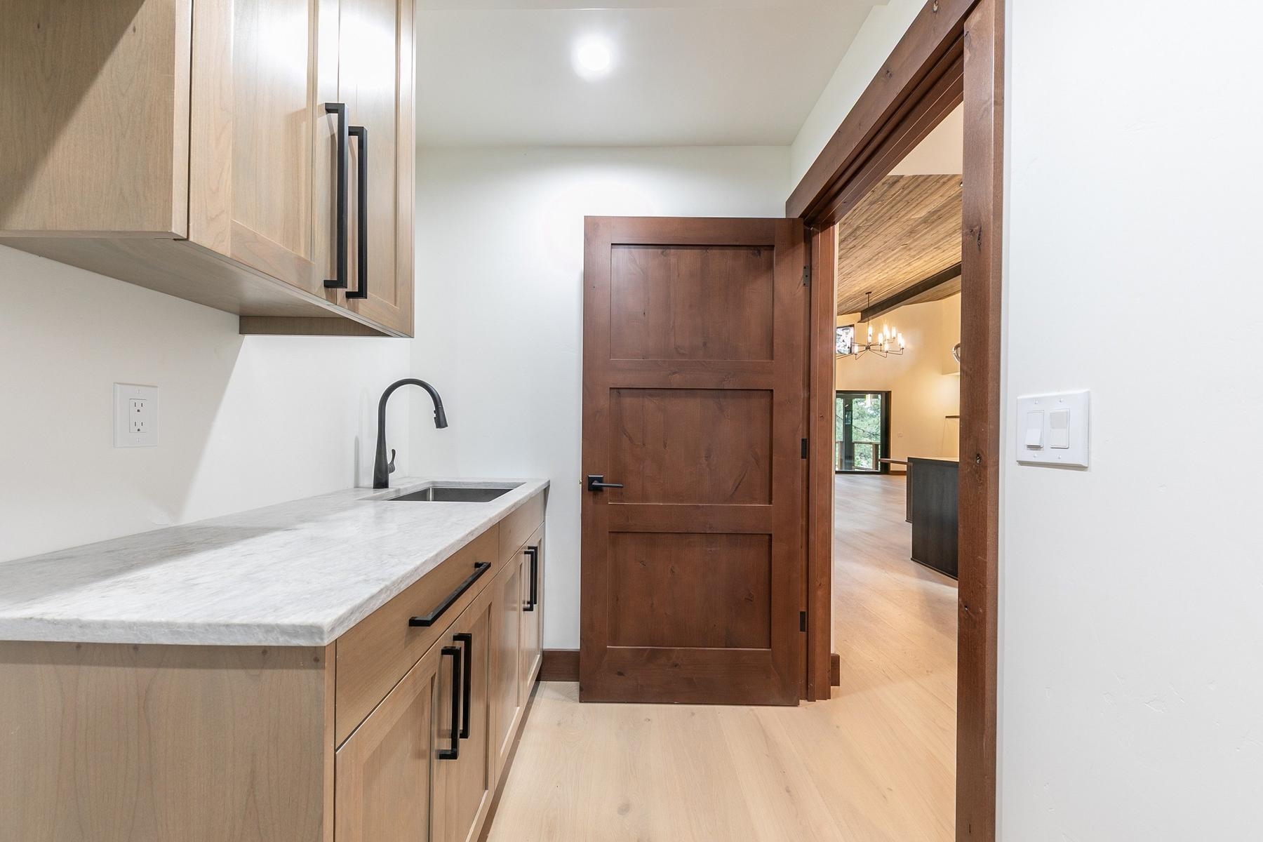 11083 China Camp Road Truckee, CA 96161 - Photo 9 of 24