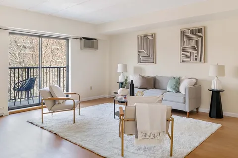$759,000 | 135 Pleasant Street, Unit 605, Brookline, MA 02446