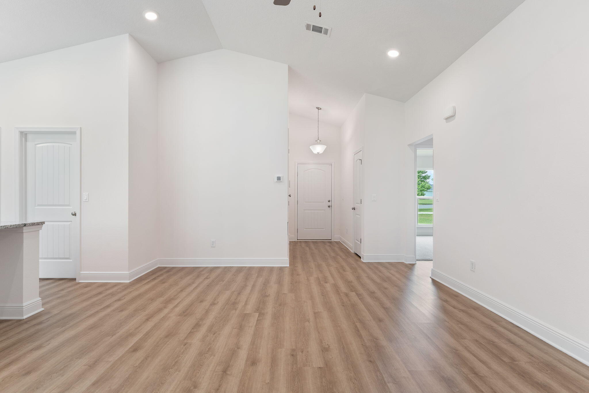 512 Howlin Road DeFuniak Springs, FL 32433 - Photo 8 of 20 Gallery Image 8
