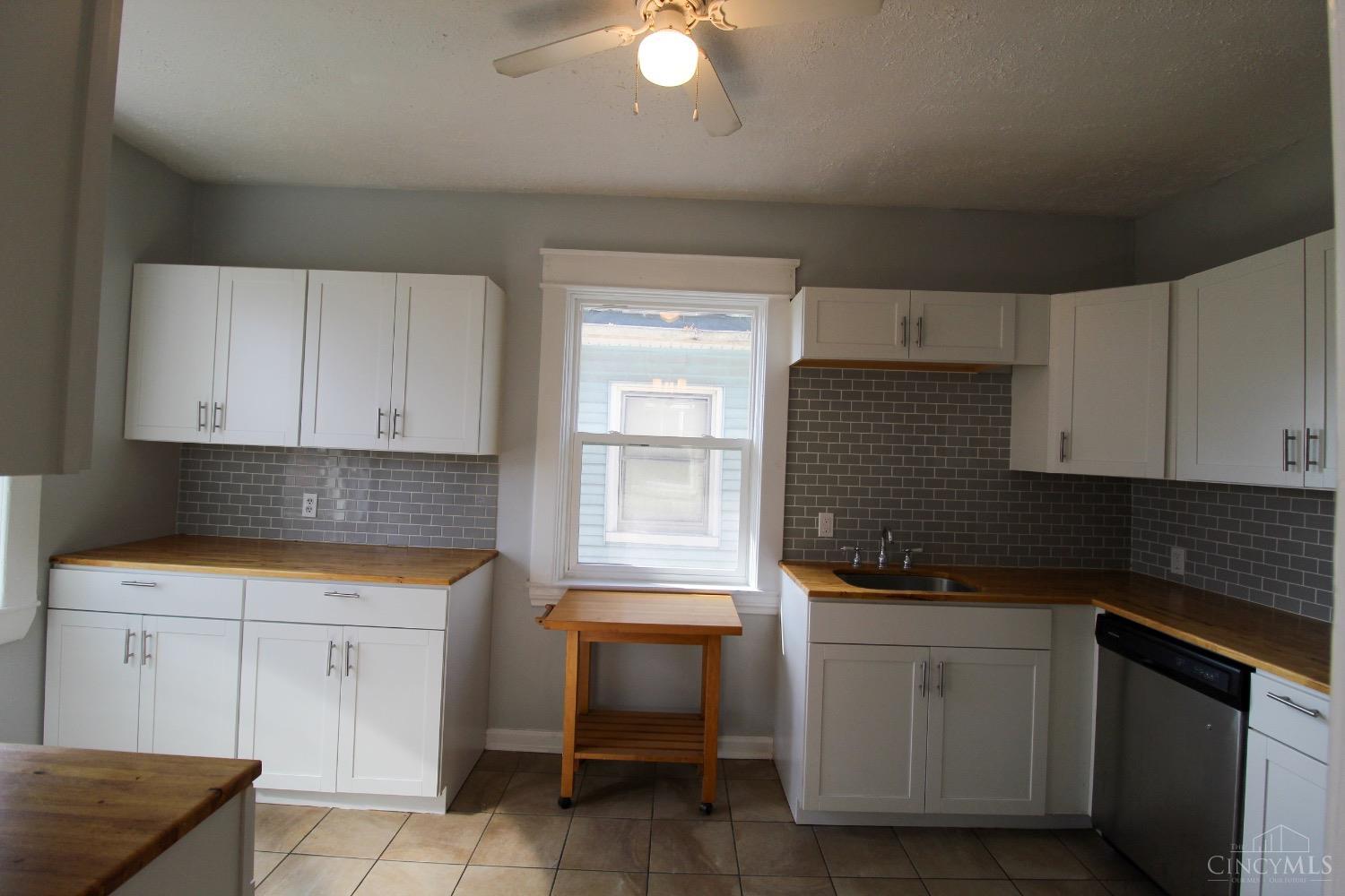 3135 Mapleleaf Avenue Cincinnati, OH 45213 - Photo 10 of 31