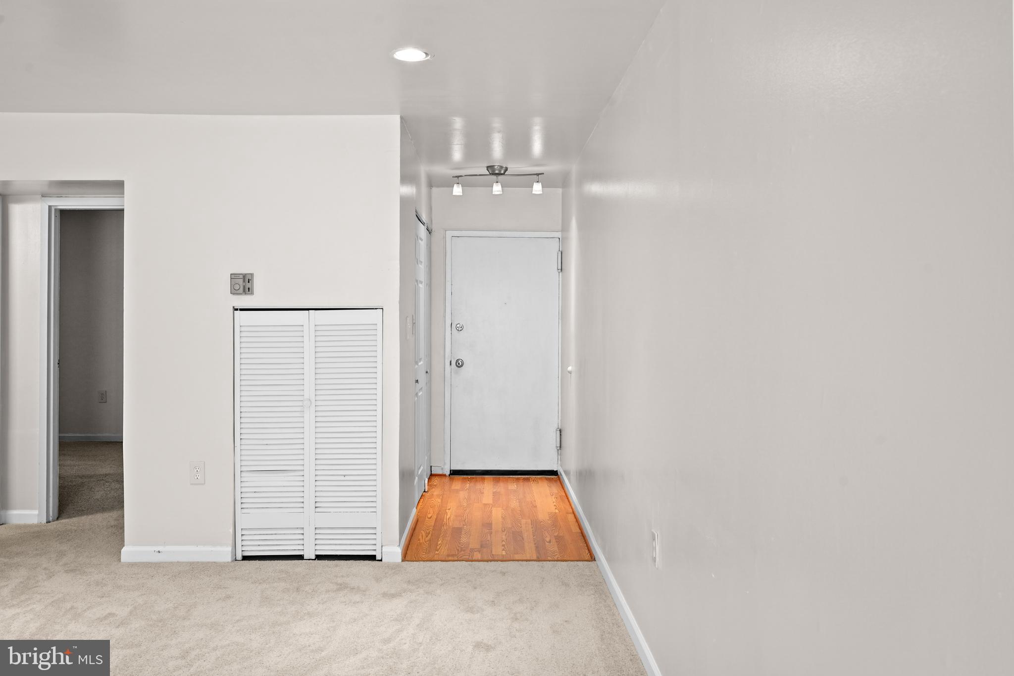 8647 Greenbelt Road, Unit T2 Greenbelt, MD 20770 - Photo 11 of 32 Entry area