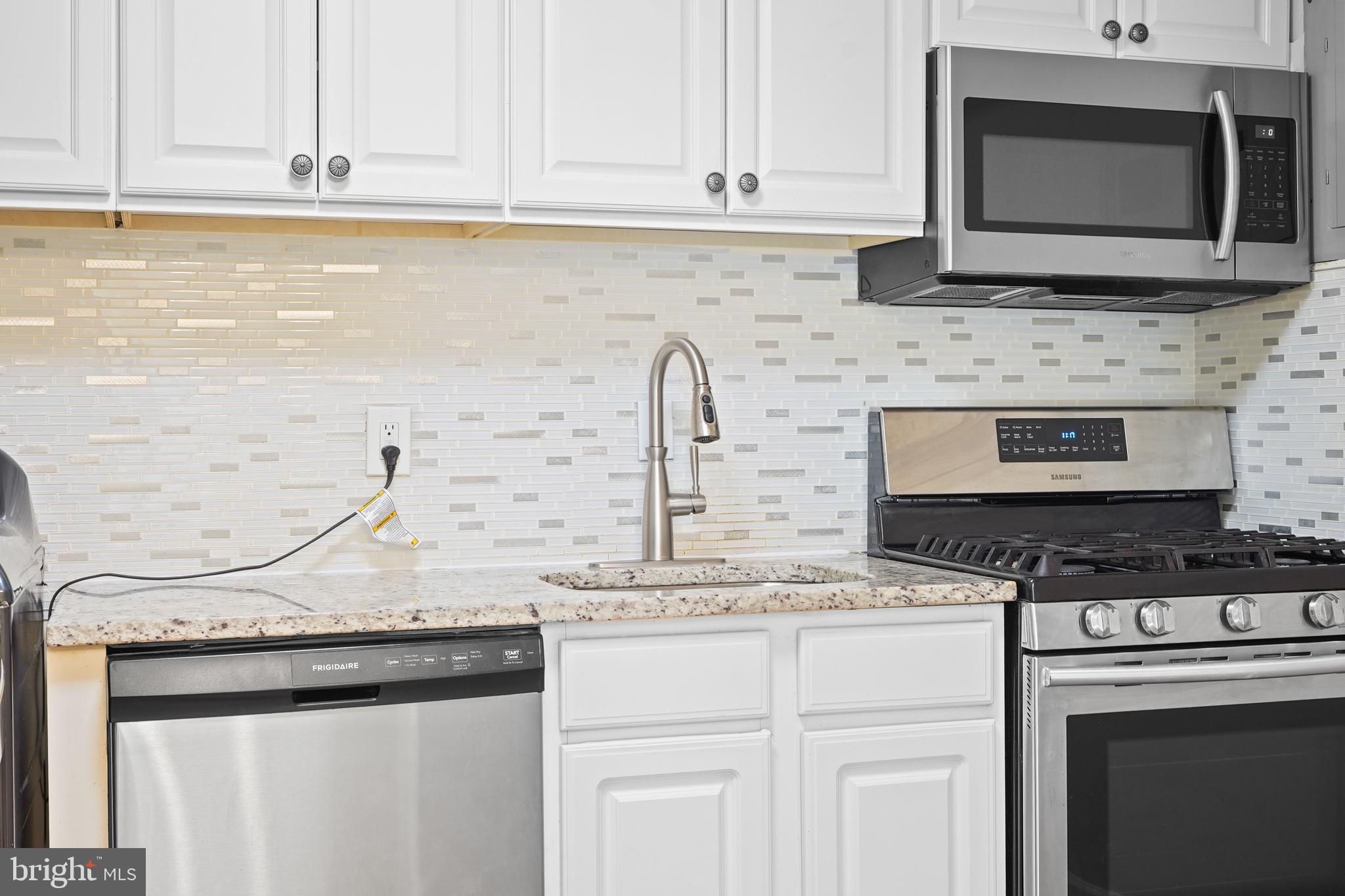 8647 Greenbelt Road, Unit T2 Greenbelt, MD 20770 - Photo 21 of 32 Kitchen