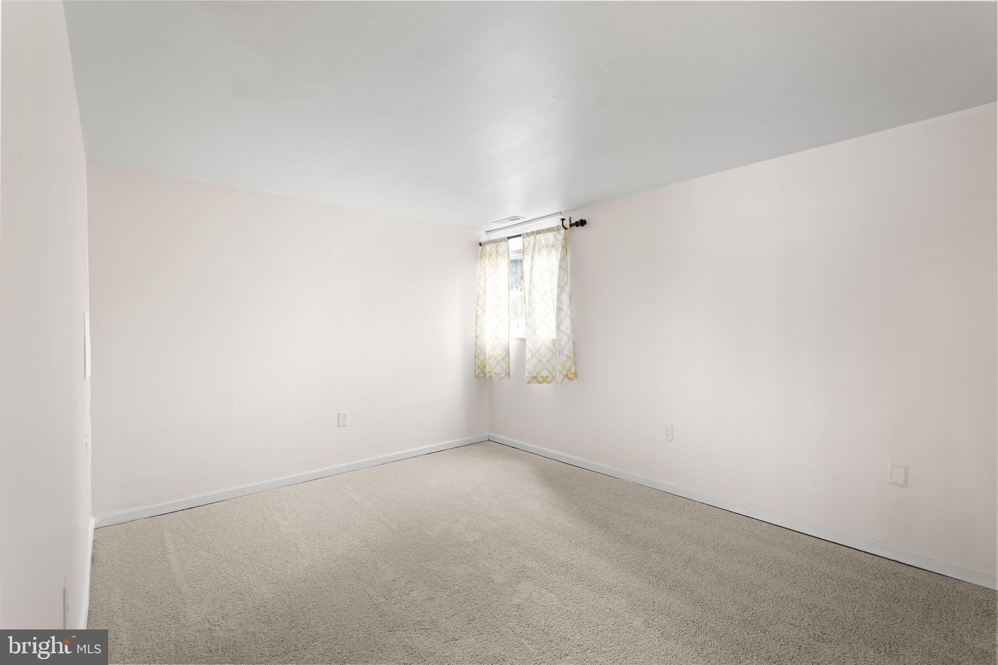 8647 Greenbelt Road, Unit T2 Greenbelt, MD 20770 - Photo 25 of 32 Bedroom